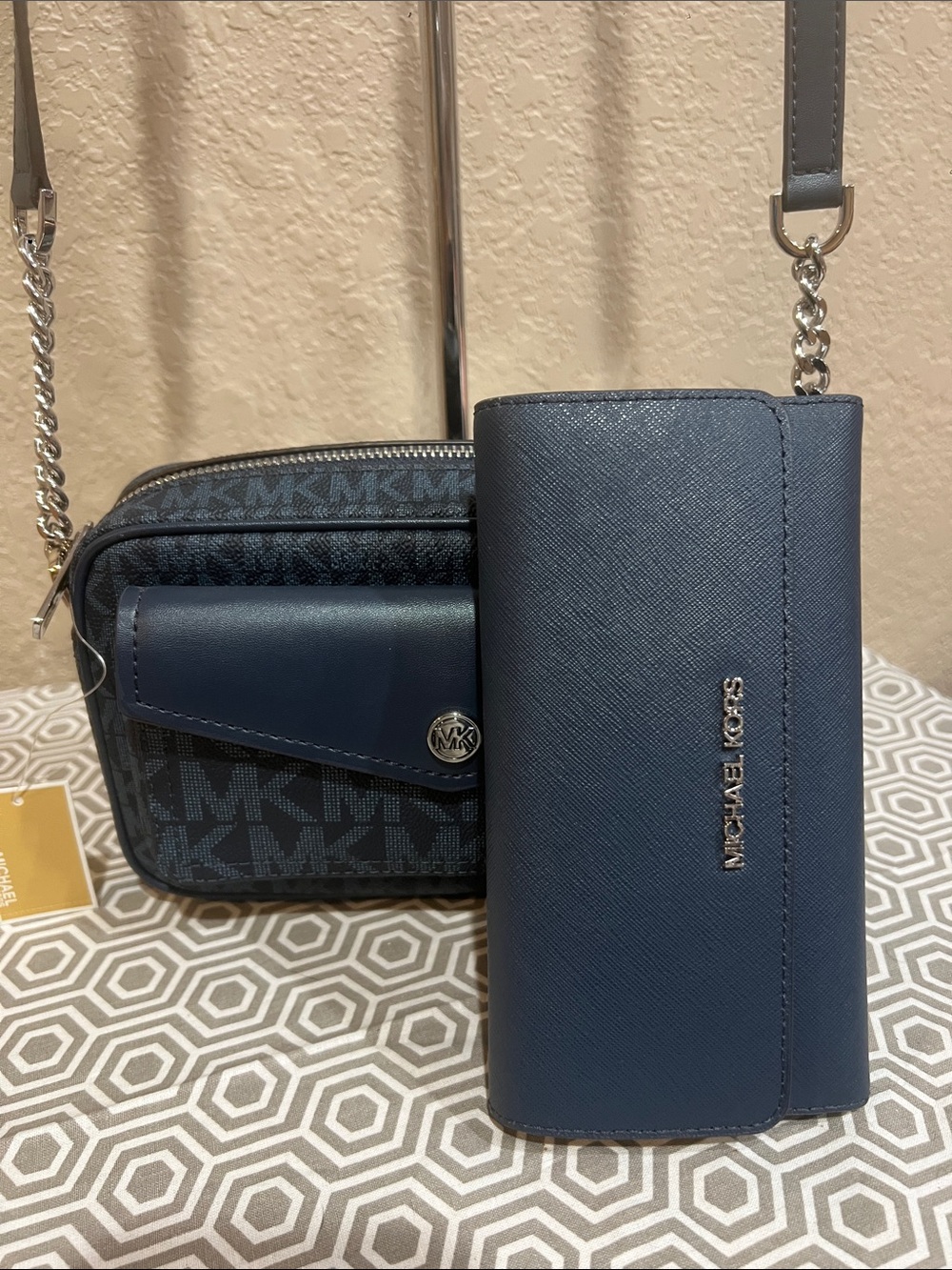 Michael Kors MD PKT camera xbody jet set travel ADMIRAL color & wallet - Picture 2 of 13